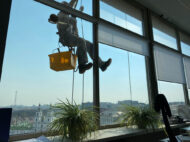clean windows out side